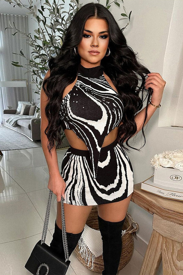 UJ639 Graphic Crop Top and Mini Skirt Set